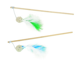 Canne a peche en bois avec balle en rotin et plumes
